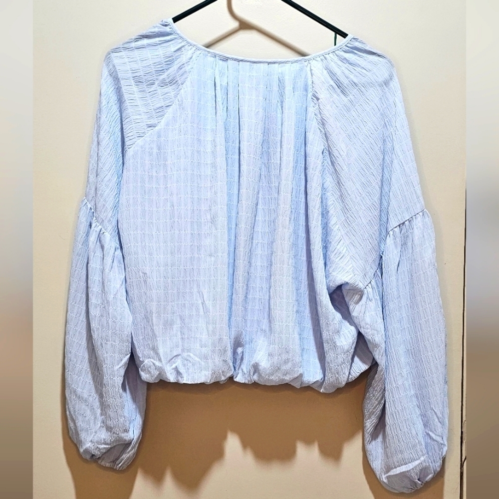 Wayf Cropped Top - Picture 2 of 6